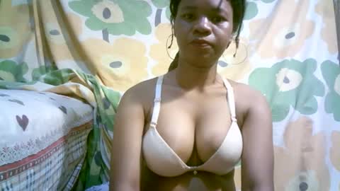 Snapshot of aminah01 chatting on November 2025 12:27:02 AM aminah01 online show from November 2025 12:27:02 AM