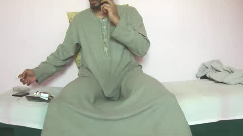 Snapshot of amir_elaraby chatting on October 2025 08:51:01 AM Amir online show from October 2025 08:51:01 AM