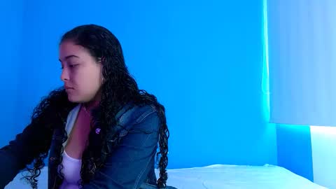 Amira online show from November 2025 12:42:02 PM