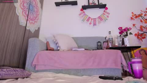 AMIIRA online show from September 2025 09:49:01 PM