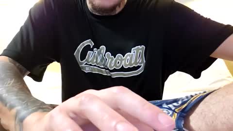 Snapshot of amiri_sweater chatting on November 2025 09:13:02 AM amiri_sweater online show from November 2025 09:13:02 AM