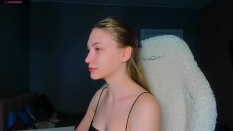 Snapshot of ammi_bliss chatting on November 2025 04:32:02 AM Ammi online show from November 2025 04:32:02 AM