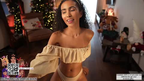 Snapshot of amnie_ chatting on January 2025 01:36:02 PM RETURN 30TH 100 explicit on online show from January 2025 01:36:02 PM