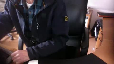 Snapshot of amor2200 chatting on December 2024 11:28:02 AM Amor2200 online show from December 2024 11:28:02 AM