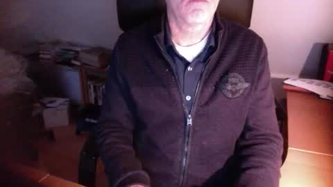 Snapshot of amor2200 chatting on January 2025 02:20:01 PM Amor2200 online show from January 2025 02:20:01 PM