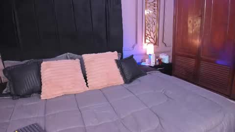 Sofia online show from June 2026 04:00:02 AM