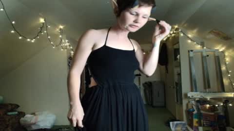 Snapshot of amoramystic chatting on October 2025 03:23:02 AM Amora Mystic online show from October 2025 03:23:02 AM