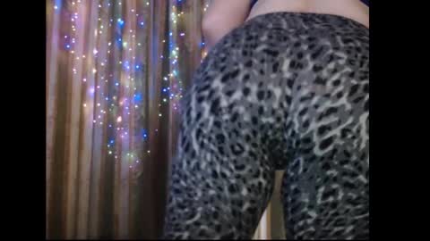 amorelara online show from November 2025 12:49:01 PM