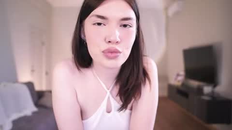Snapshot of amourdemavie_ chatting on June 2026 01:10:02 PM Ada online show from June 2026 01:10:02 PM