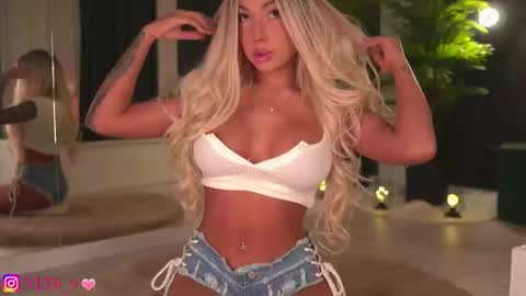    -------------   online show from December 2025 11:32:02 PM