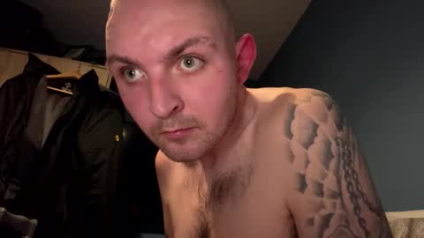 amwillz1997 online show from November 2025 05:45:02 PM