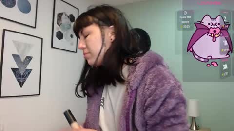 Amy 3 online show from February 2026 04:09:01 AM