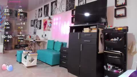 Snapshot of amy_and_eloise chatting on March 2025 08:00:01 PM AmyEloise online show from March 2025 08:00:01 PM