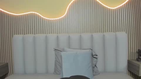 Amy Estrellita online show from April 2026 11:57:01 AM