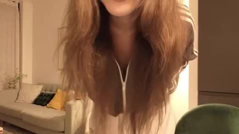 girl next door named Amy online show from December 2025 05:26:02 AM