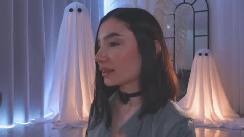 Amy Armstrong online show from October 2025 07:30:02 PM