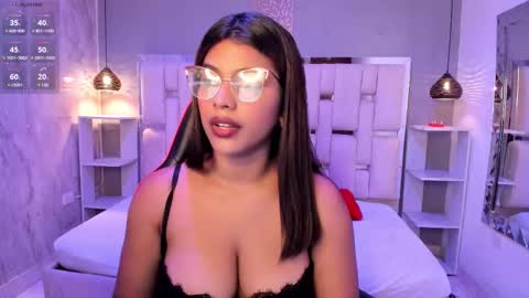 amyevan_ online show from October 2025 08:50:02 PM