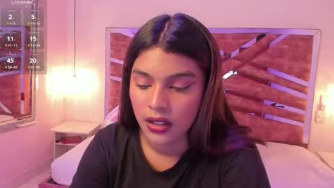 amyevan_ online show from October 2025 08:53:02 PM