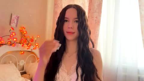 Snapshot of amygrav chatting on November 2025 10:14:01 AM Milou online show from November 2025 10:14:01 AM