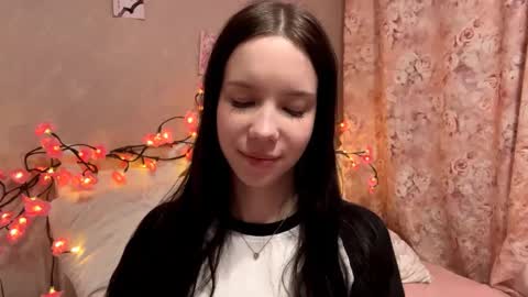 Snapshot of amygrav chatting on November 2025 03:00:01 PM Milou online show from November 2025 03:00:01 PM