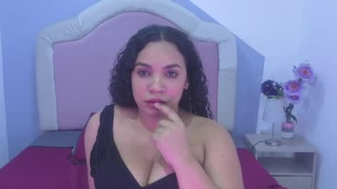 Snapshot of amymartiin chatting on May 2026 04:52:01 AM amy online show from May 2026 04:52:01 AM