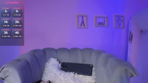 Snapshot of amyolimpo chatting on February 2025 01:23:01 AM Amy ... Nice to meet u thumb up me please its important online show from February 2025 01:23:01 AM