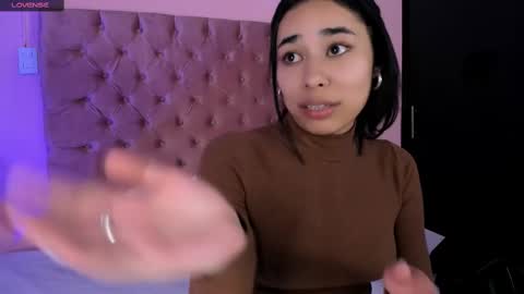 Snapshot of amyolimpo chatting on February 2025 01:36:01 AM Amy ... Nice to meet u thumb up me please its important online show from February 2025 01:36:01 AM