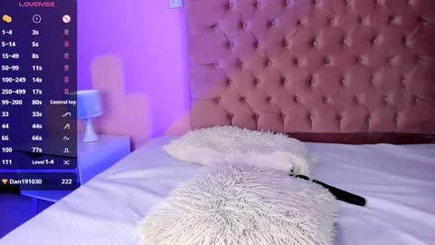 Snapshot of amyolimpo chatting on February 2025 04:42:02 AM Amy ... Nice to meet u thumb up me please its important online show from February 2025 04:42:02 AM