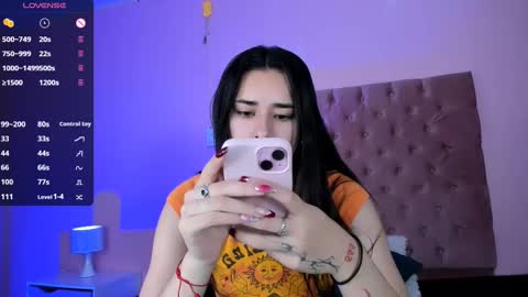 Snapshot of amyolimpo chatting on March 2025 04:58:02 AM Amy ... Nice to meet u thumb up me please its important online show from March 2025 04:58:02 AM