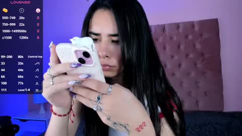 Snapshot of amyolimpo chatting on March 2025 04:21:01 AM Amy ... Nice to meet u thumb up me please its important online show from March 2025 04:21:01 AM