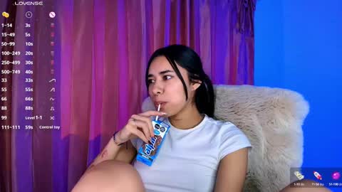 Snapshot of amyolimpo chatting on September 2025 11:04:01 PM Amy ... Nice to meet u thumb up me please its important online show from September 2025 11:04:01 PM