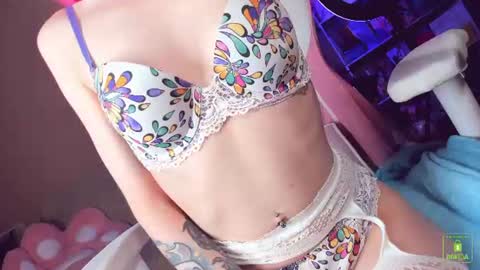 Snapshot of amyrose69 chatting on July 2026 07:18:02 PM Amy Rose online show from July 2026 07:18:02 PM