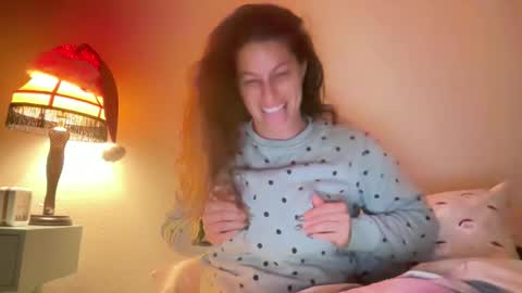 Snapshot of amysmilez chatting on December 2025 10:42:01 AM Amy Smilez online show from December 2025 10:42:01 AM