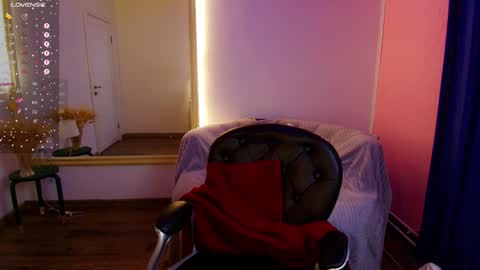 Angie online show from February 2025 03:01:01 AM