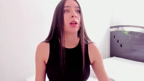 Snapshot of ana_castilo chatting on February 2025 02:04:02 PM Ana  IG an castillo 1 online show from February 2025 02:04:02 PM