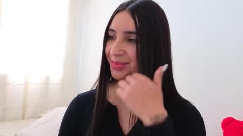 Snapshot of ana_castilo chatting on October 2025 01:44:01 PM Ana  IG an castillo 1 online show from October 2025 01:44:01 PM