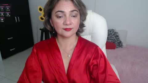 Snapshot of ana_hotmilfx chatting on February 2025 12:32:02 PM ANA online show from February 2025 12:32:02 PM