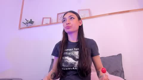 Ana online show from November 2025 01:28:01 AM