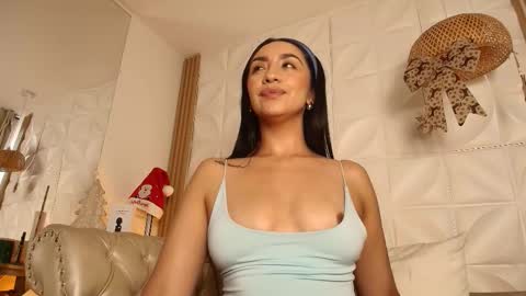   online show from December 2025 08:38:02 PM