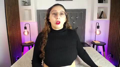 Snapshot of anaa_moon chatting on July 2026 05:01:01 AM Ana Moon online show from July 2026 05:01:01 AM