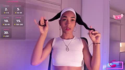 anaacollins_ online show from November 2025 11:32:01 AM