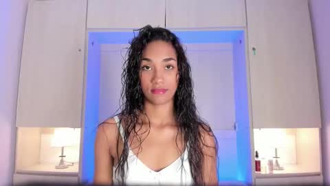 anaacollins_ online show from January 2026 12:07:01 PM