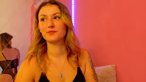 anaayss online show from November 2025 06:01:02 AM