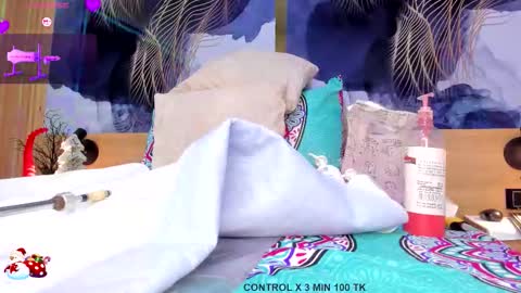 anabacker01 online show from December 2025 07:43:01 PM