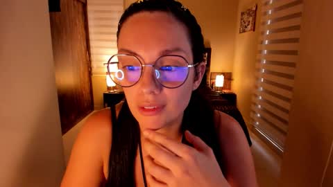 Snapshot of anabel_25 chatting on October 2025 07:43:01 PM Anabel online show from October 2025 07:43:01 PM