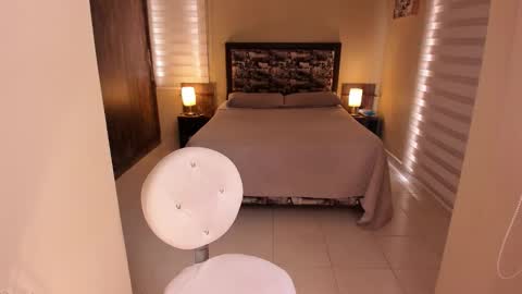 Snapshot of anabel_25 chatting on November 2025 06:52:01 PM Anabel online show from November 2025 06:52:01 PM