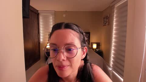 Snapshot of anabel_25 chatting on November 2025 05:12:01 PM Anabel online show from November 2025 05:12:01 PM