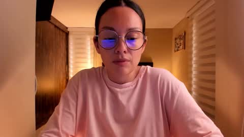 Snapshot of anabel_25 chatting on December 2025 08:04:02 PM Anabel online show from December 2025 08:04:02 PM