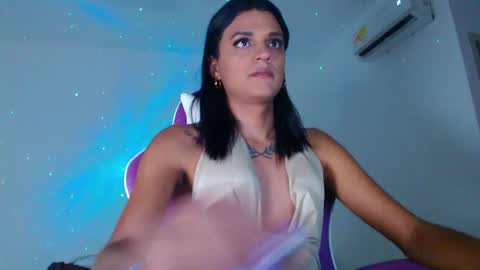 Snapshot of anabellabonariva chatting on December 2024 11:23:02 PM Anabella online show from December 2024 11:23:02 PM