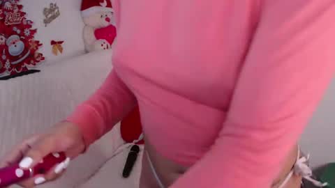 Snapshot of anabellered chatting on December 2024 10:01:01 AM Ana online show from December 2024 10:01:01 AM